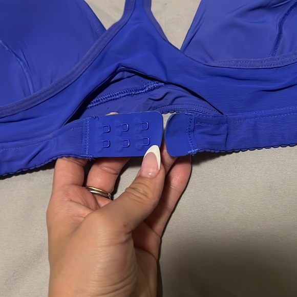 Lululemon Sports Bra - Picture 4 of 5